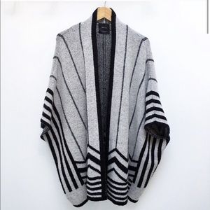 Zara gray and black sweater